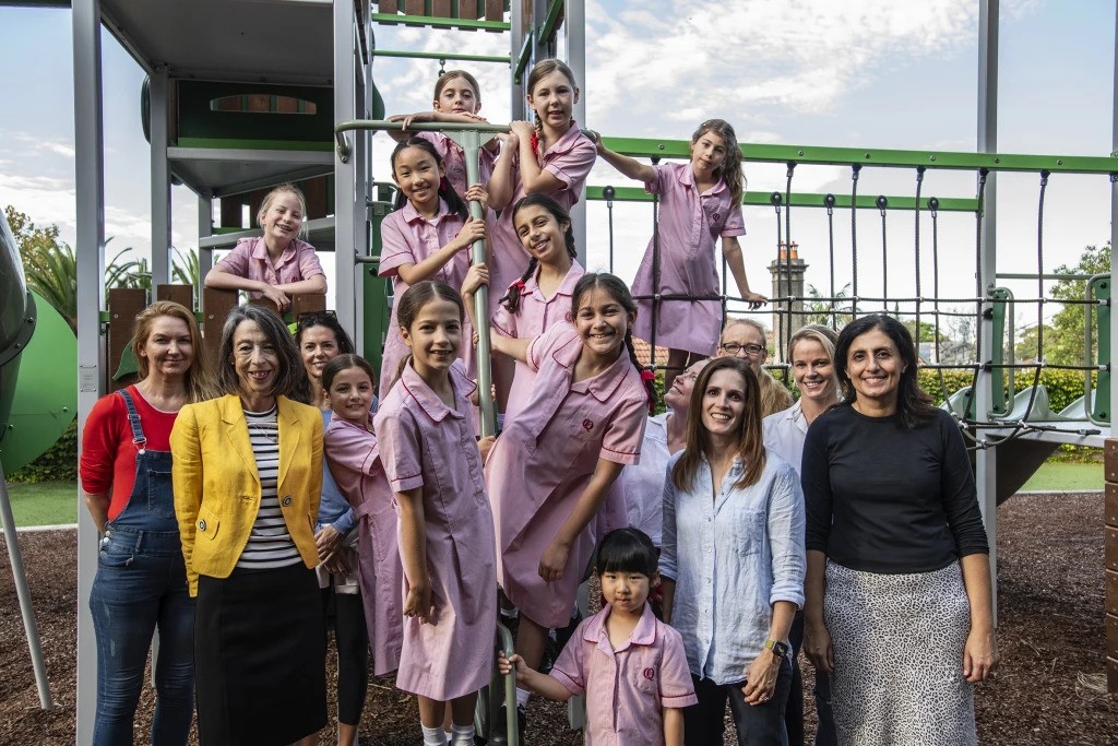 Sydney parents agree to ban Smartphones for Year 6